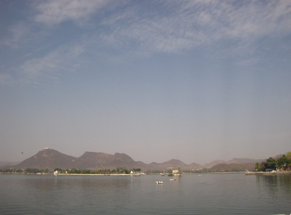 Fateh Sagar Lake in March
